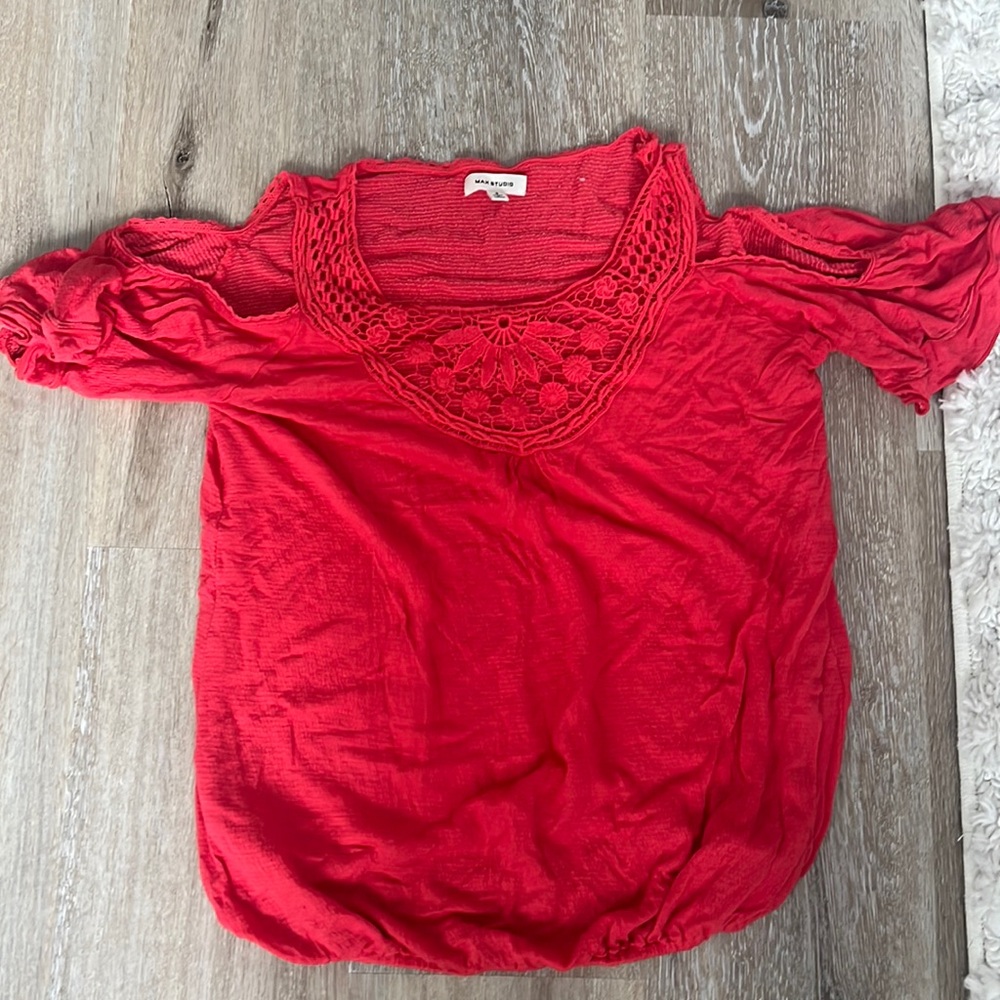 EUC max studio cold shoulder top